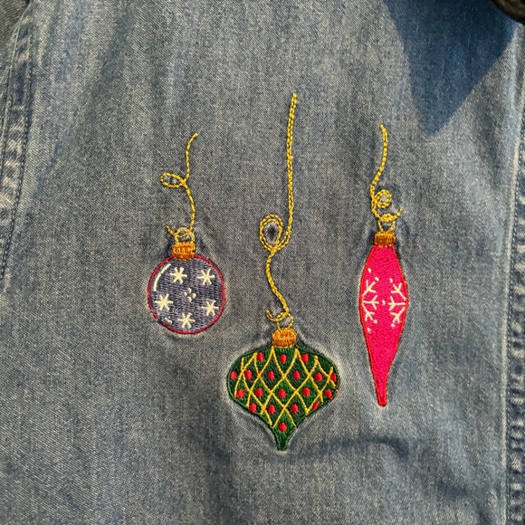 Basic Editions Women’s Holiday Denim Button Down Long Sleeve Embroidered Size XL - Picture 6 of 16